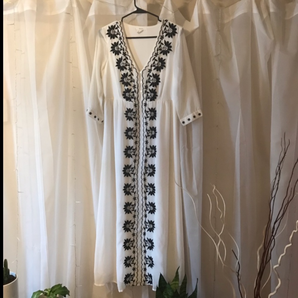 Black & White flowy dress